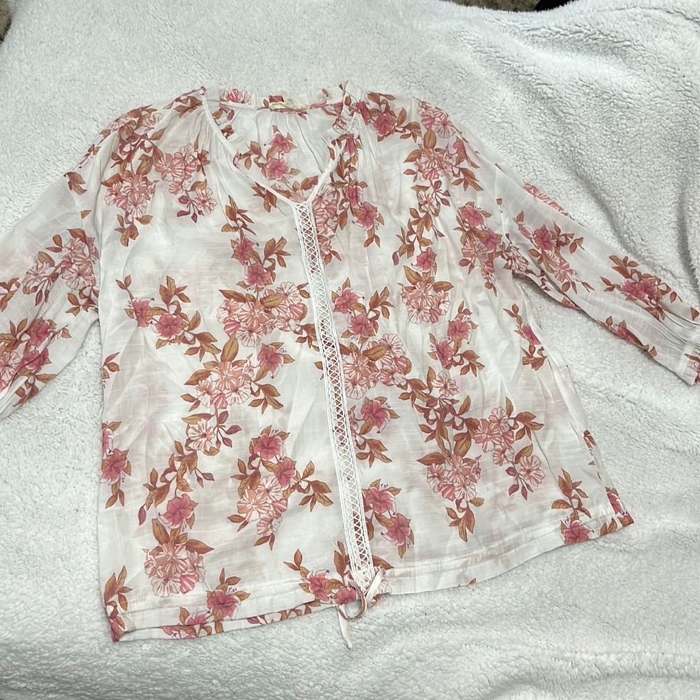 White and pink floral top